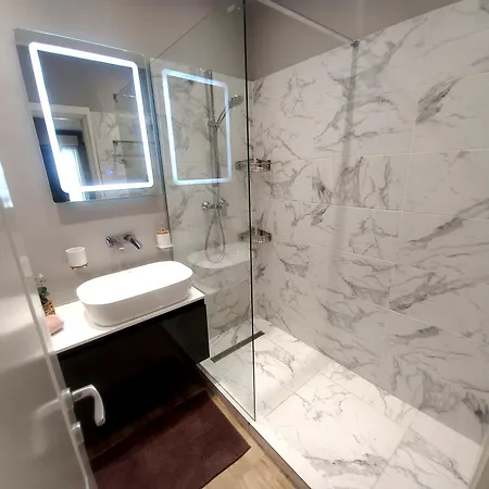 Black Sea Luxury - Mamaia Nord Beachfront Apartment Navodari